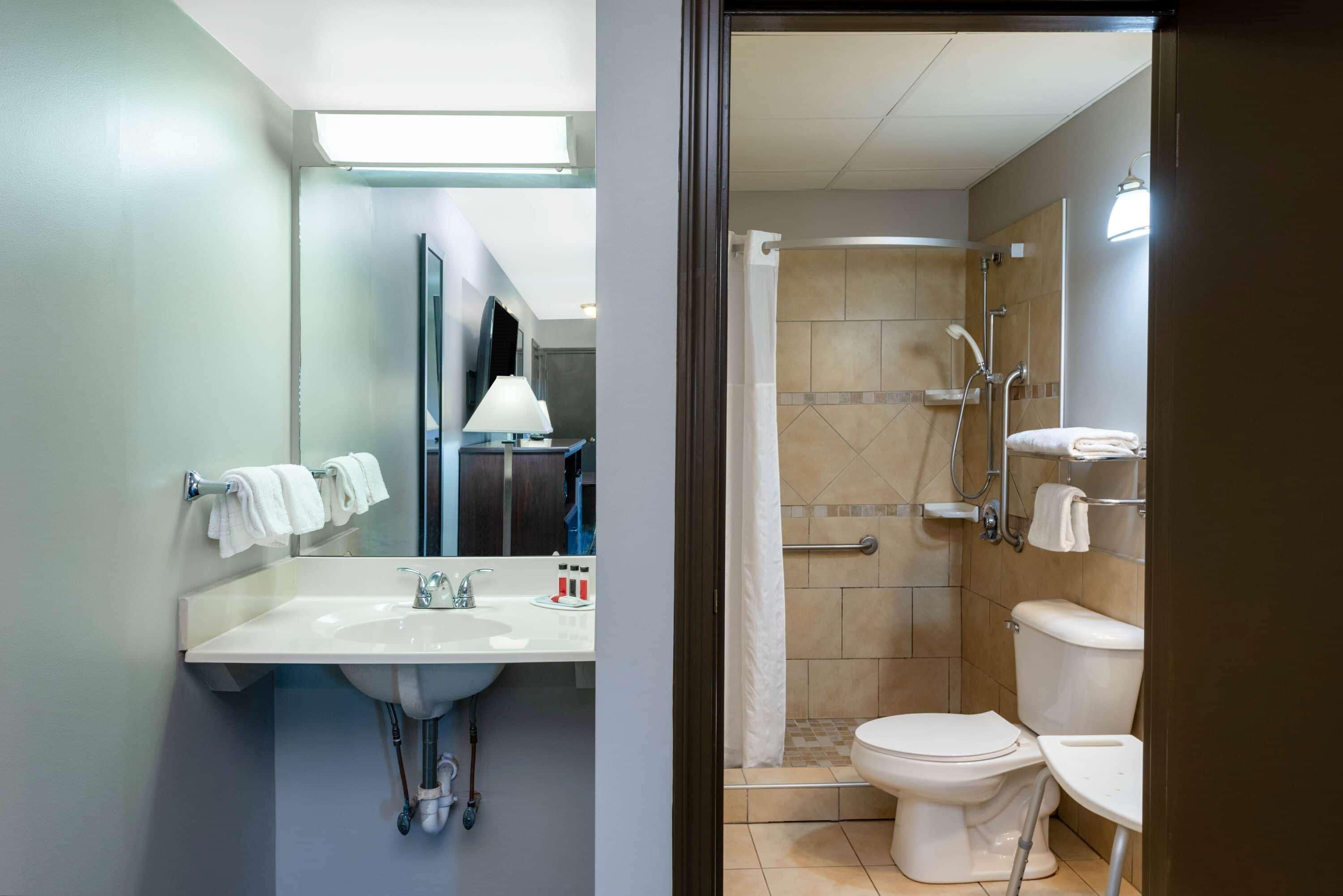Hotel Super 8 Cleveland North Ridgeville Esterno foto